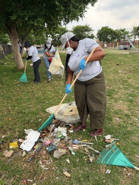 IDEMIA_IST's tweet photo. A bed, a TV, and hundreds of cigarette butts. What do they have in common? 🛏️

They're all things our colleagues collected for #WorldCleanUpDay. Teams around the globe cleaned up their local communities, and some even brought their kids along to help https://t.co/Y0chzYKTP5