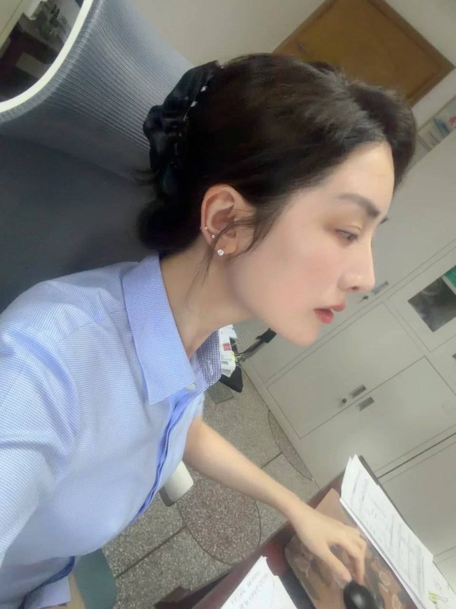 Blotiere2's tweet photo. 30＋女行长，白天高冷，夜晚却想展现反差的一面，想看点赞。 https://t.co/RkpiiOixGM