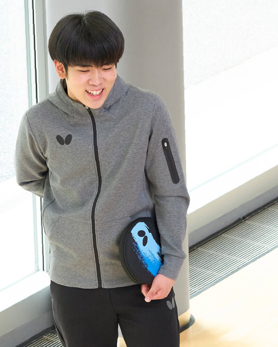 BUTTERFLY_JAPAN's tweet photo. 伸縮性と肌触りの良さを兼ね備えたBTYテックシリーズは、スウェットシャツとフーディージャケットにパンツがラインナップ。トレーニングや練習や試合の間など、さまざまなシーンで活躍します。
https://t.co/UdN7BnExNe
#バタフライ #卓球 #カジュアル #butterfly #tabletennis #casualstyle https://t.co/IBCh4h4aCm