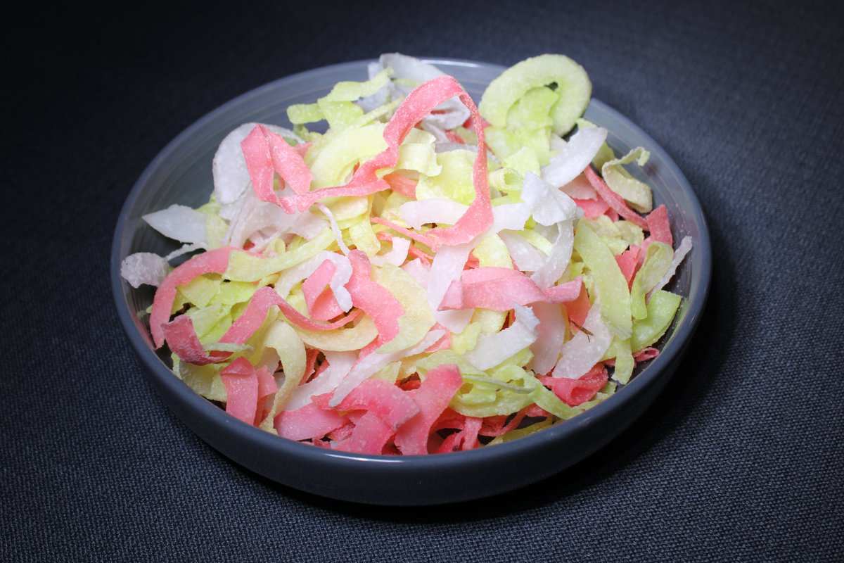 wenthere8this's tweet photo. Mứt Dừa (Vietnamese Candied Coconut) is a colorful, sweet & chewy traditional treat enjoyed during Tết!
https://t.co/SaoNfEAiG7
#MutDua #VietnameseFood #VietnameseDessert #CoconutRecipe #Tet #WentHere8This https://t.co/p9ykbhgj8k
