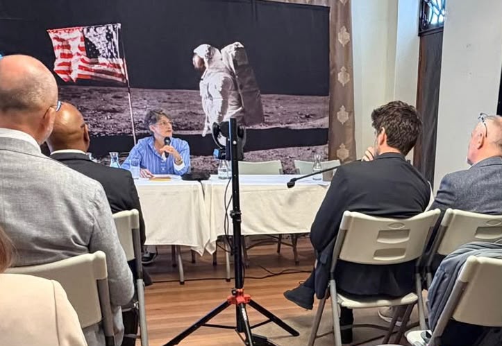USConsulateCT's tweet photo. Are you coming to the Moon with us? How about Mars? Consul General Allison Areias recently had a chance to do a deep space dive with U.S. and South African companies, academic institutions, space enthusiasts and others, to learn more about what everyone is doing to get into orbit! @NASA @Wesgro
#SpaceExploration #MoonMission #MarsMission #USinSA #STEM #Science #Innovation #NASA #SouthAfrica #SpaceEnthusiast #FutureOfSpace #CapeTown #InternationalCollaboration