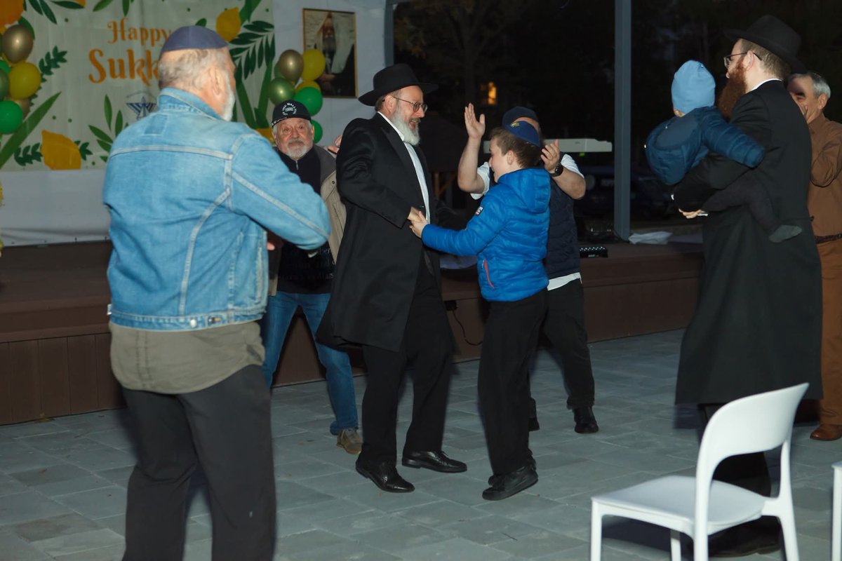 FJCU's tweet photo. On 30 September, 19 Tishrei, #Mykolaiv hosted the traditional “Jewish Street Festival - Simchat Beit HaShoeva”, bringing together the representatives of the Jewish organisations and the members of the community ahead of #Sukkot. https://t.co/FsncuNC4ya