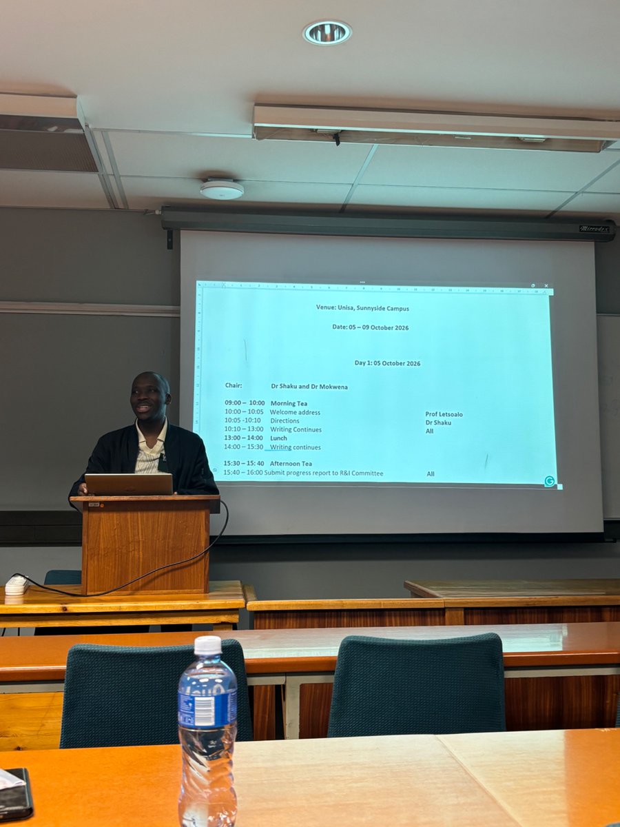 LinguisticUnisa's tweet photo. We are excited about our dept writing retreat this week. This is an important event that gives academics dedicated time to work on their research &amp; meet publishing goals 😎 Wish us luck &amp; send good writing vibes our way!

Dr K Shaku &amp; Prof N Letsoalo (CoD) kick off the retreat. https://t.co/0ONXiy1ZTn