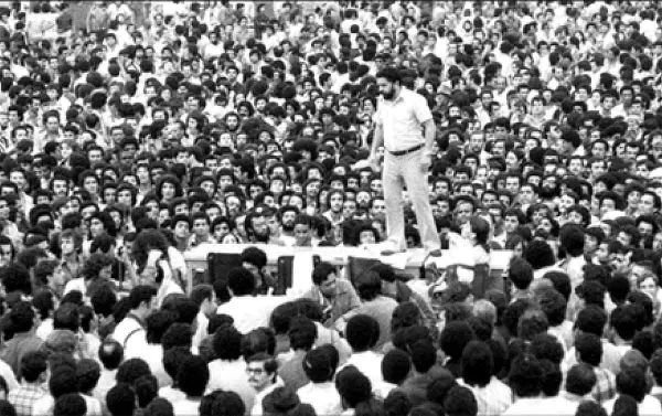 TropicalScv1ad's tweet photo. É bizarro como Lula trocou homens, jovens e trabalhadores, por gays, trans e wokeism https://t.co/TJ2sU2wEBb