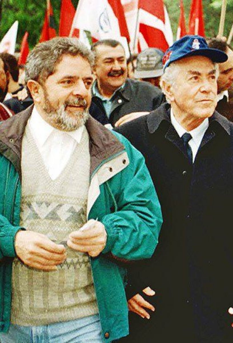 TropicalScv1ad's tweet photo. É bizarro como Lula trocou homens, jovens e trabalhadores, por gays, trans e wokeism https://t.co/TJ2sU2wEBb