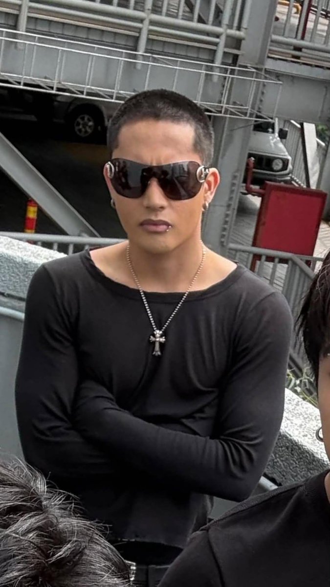 allaroundfngrl's tweet photo. Kamuka na niya talaga HANGKYOTTT https://t.co/ofNqsNdns1