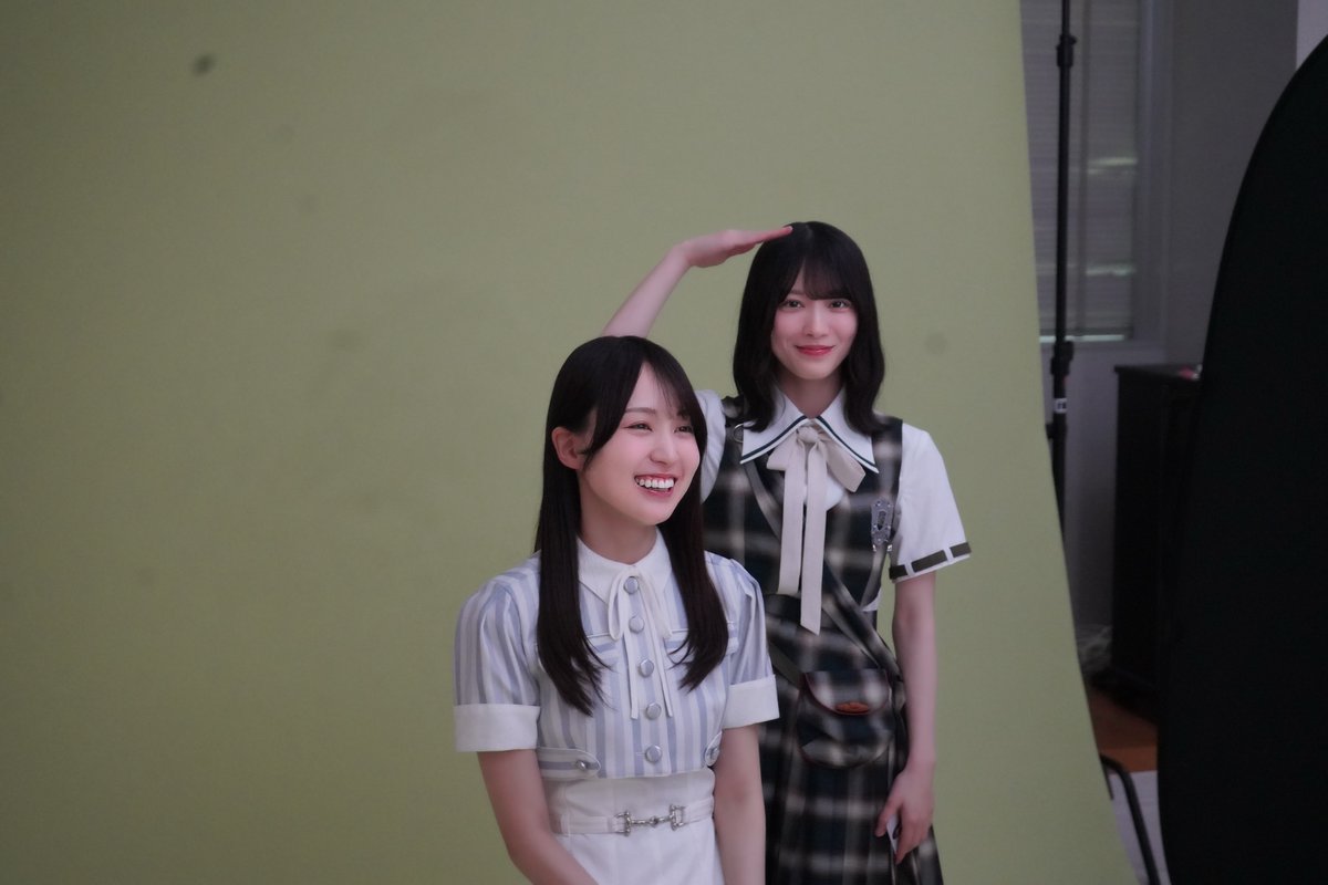 sakurabrightTCG's tweet photo. ◤￣￣￣￣￣￣￣￣￣￣￣￣
  ✨オフショット公開✨
ビルディバイド -ブライト-
　　スペシャルコラボ！

 『森田ひかる×賀喜遥香』
＿＿＿＿＿＿＿＿＿＿＿＿◢

ビジュアル撮影中のオフショットを特別公開！
ぜひ対談動画も♪
https://t.co/6aHUZi3VLF
#櫻坂TCG #乃木坂46 #櫻坂46 https://t.co/gzLDs1GhV8