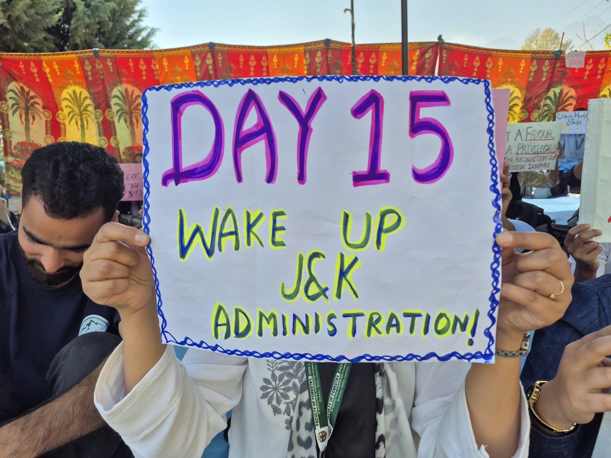 forestandcoffe's tweet photo. DAY 15 | DAY 7 OF CHAIN HUNGER STRIKE
Our bodies may be tired, but our resolve is not. Seven days of hunger. One purpose. Unshaken determination.
Silence may prolong the struggle, but it will never break our spirit. We stand firm. We will not give up.
#ForestryGraduates #skuast https://t.co/8OKiDP5E9E