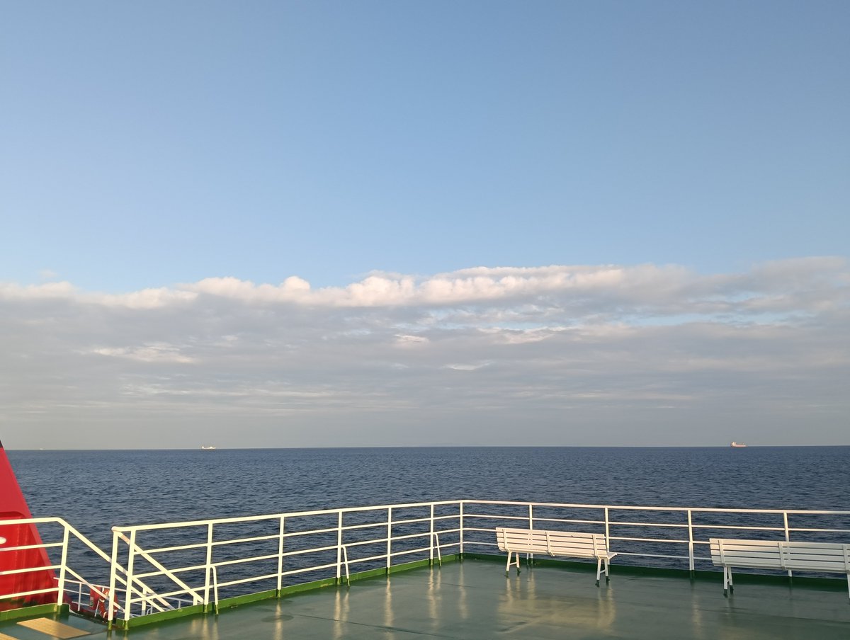 HTl7xsGUI29UBa3's tweet photo. 海上飲み最高かよぉーー！
さて、愛媛→大分上陸。 https://t.co/ySb0huI9wU