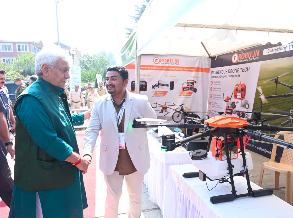 manojsinha_'s tweet photo. Delighted to address the 60th Annual Convention of ISAE at SKUAST-Kashmir. The themes- "Women-led Engineering Innovations in Smart Farming & AI and Robotics for Gen-Z Farming" reflect our resolve to move beyond food security towards global leadership in agriculture.
Women are the backbone of agriculture and allied sector and their leadership in innovation will shape a sustainable future. Together, let us empower small and marginal farmers with accessible technology.