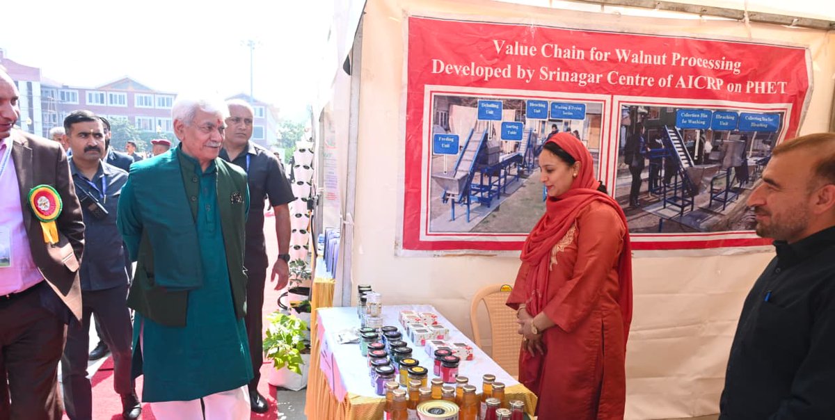 manojsinha_'s tweet photo. Delighted to address the 60th Annual Convention of ISAE at SKUAST-Kashmir. The themes- "Women-led Engineering Innovations in Smart Farming & AI and Robotics for Gen-Z Farming" reflect our resolve to move beyond food security towards global leadership in agriculture.
Women are the backbone of agriculture and allied sector and their leadership in innovation will shape a sustainable future. Together, let us empower small and marginal farmers with accessible technology.