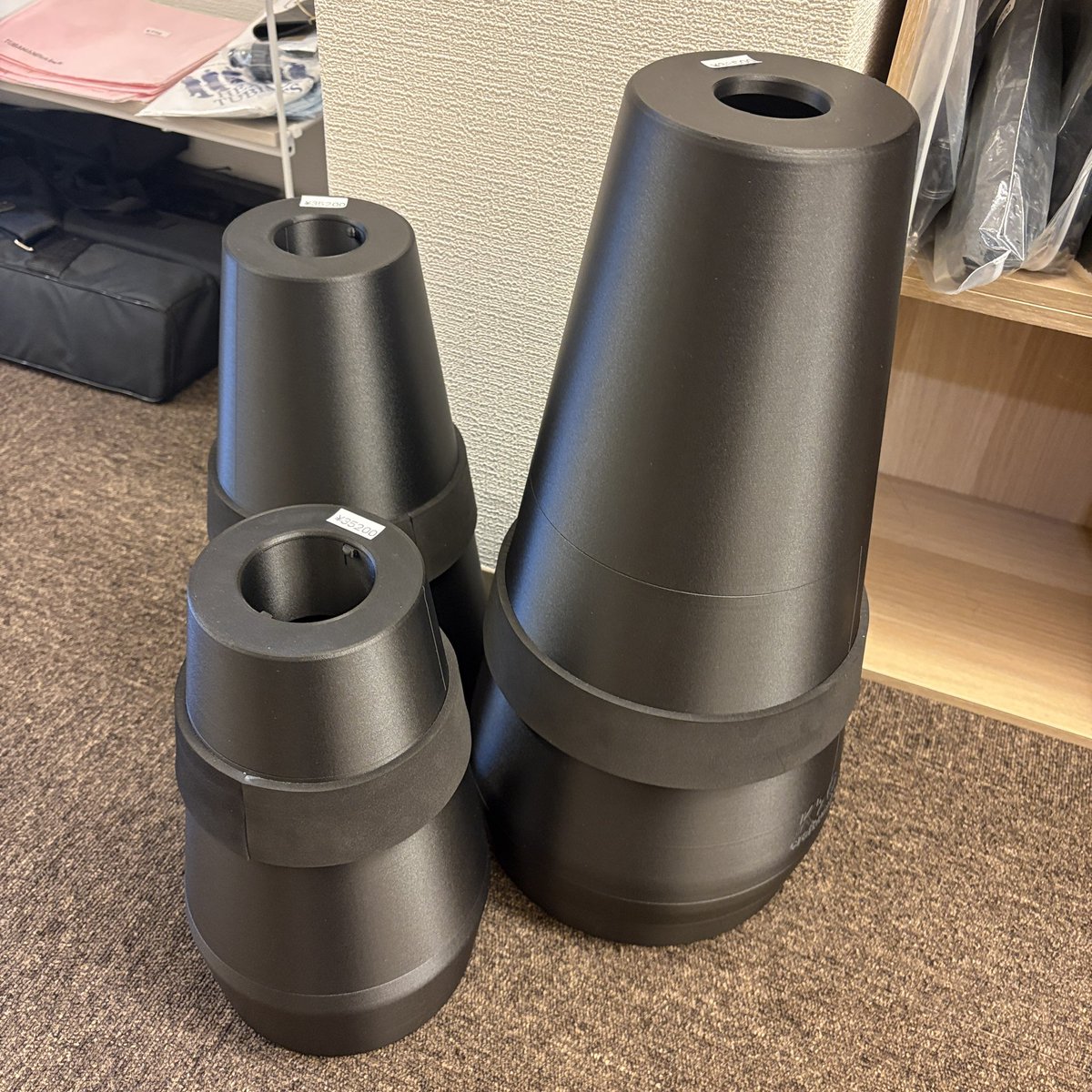 bassplus_jp's tweet photo. しばらく欠品していましたが

人気のTUBA用プラクティスミュート
全種類がそろいました。

※ちょい傷品や旧タイプがお安くなってます

https://t.co/I3yI4skzLb https://t.co/oPUSDaxaly