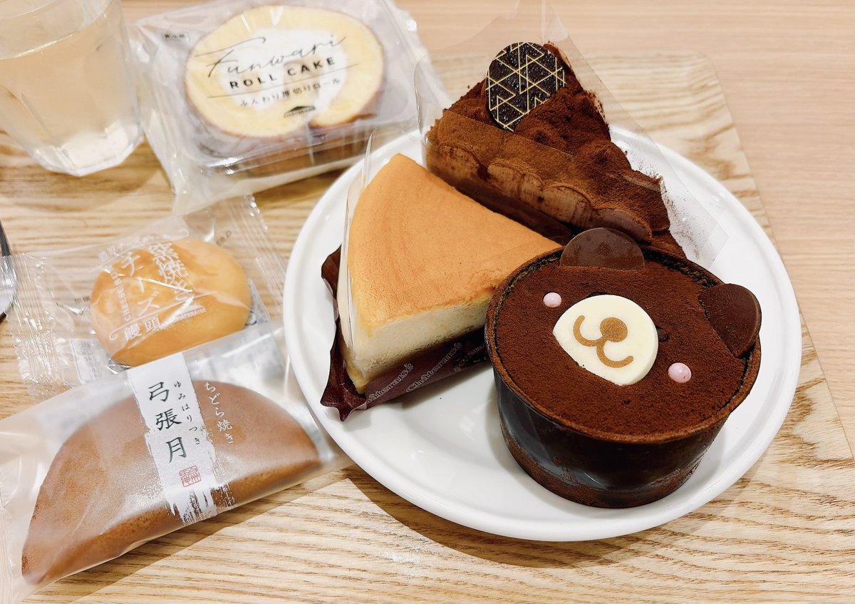saba_tete's tweet photo. シャトレーゼのケーキ食べ放題に行きしょっぱいものが食べたくなってロイホに行きました https://t.co/VIrQvyboKv