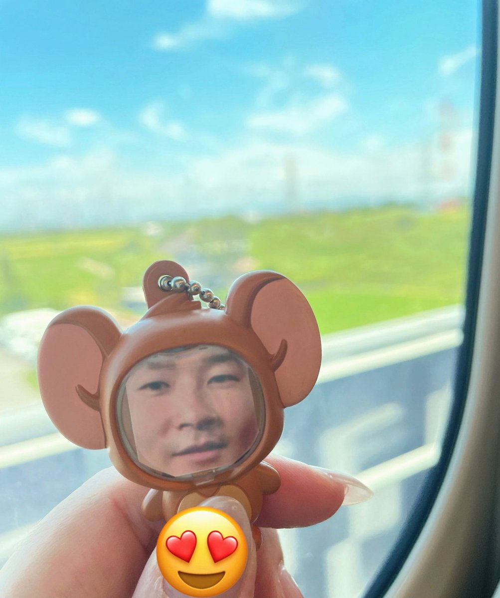 msandrahb's tweet photo. 帰り道、月がきれい🌙
初めて読んだ時の衝撃が忘れられない
このしあわせ誰かに話したい https://t.co/sIBGQ10ttR