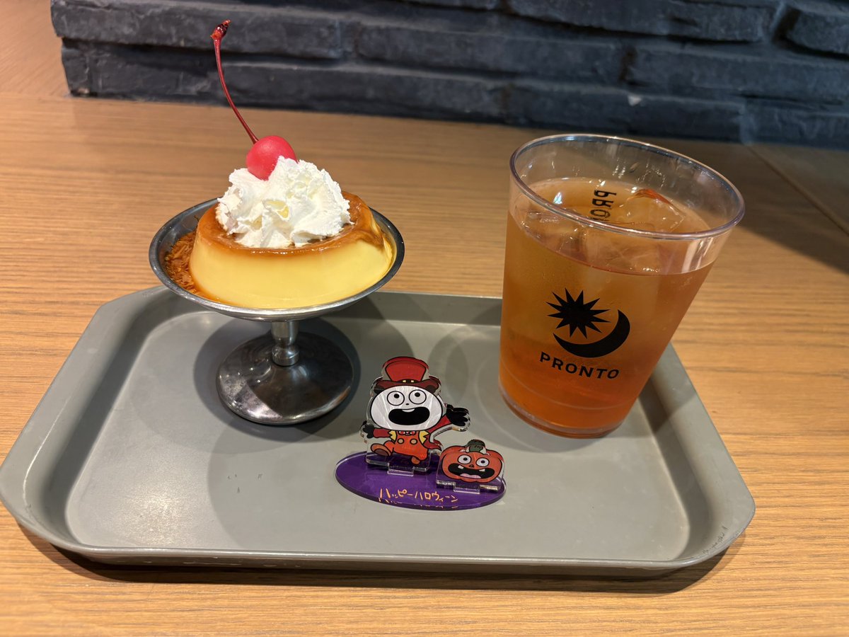 03070810inu's tweet photo. お友達が都合つけてくれて時間まで
お話できました😆ありがとう😊💕
アクスタ🐼と気付く😅 https://t.co/Z5jNpB6x3R