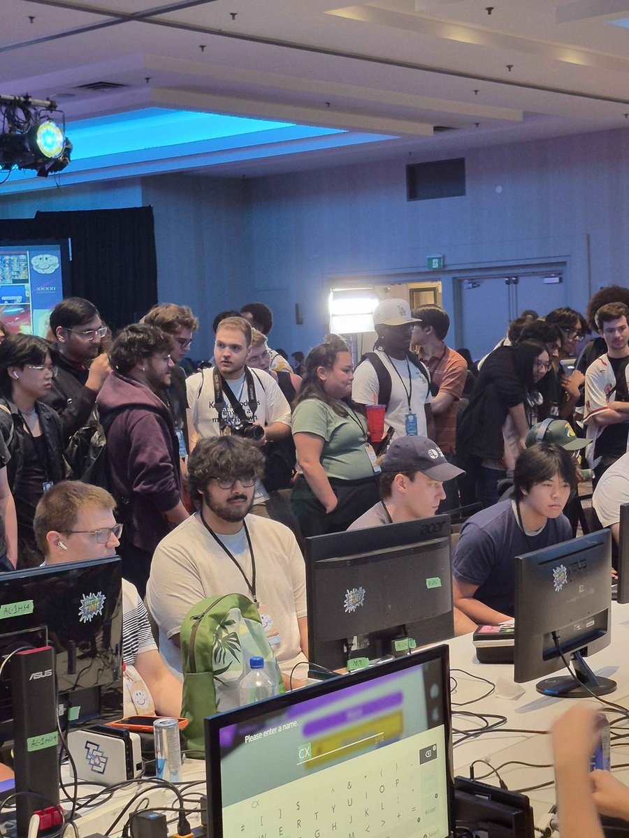 smashUMN's tweet photo. how dudes post up watching their next bracket opponent https://t.co/BQvEWMVoVa