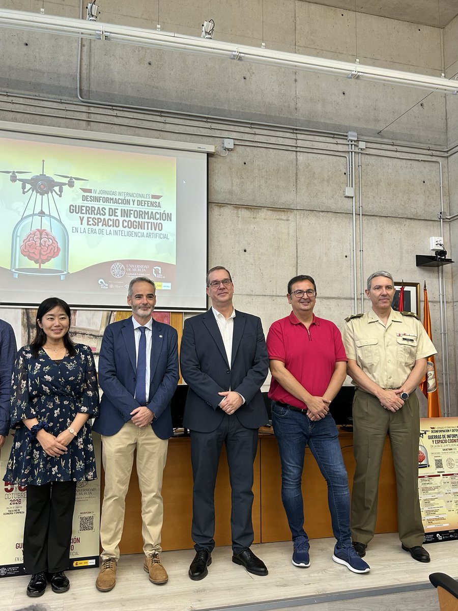 JDesinfoDefensa's tweet photo. ▶️ Damos comienzo a las IV Jornadas de Desinformación y Defensa, con la apertura del Rector @samuelrectorumu y el Director de las Jornadas @juanchoaguado. Síguelo con nosotros/as en la planta baja de @EconomicasUMU o en directo https://t.co/zE2oCKWqw3. https://t.co/SigXPWhb2E