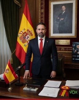Nexus68's tweet photo. @oscarlopeztwit El futuro Presidente @Santi_ABASCAL https://t.co/Ht8kaOH3ph