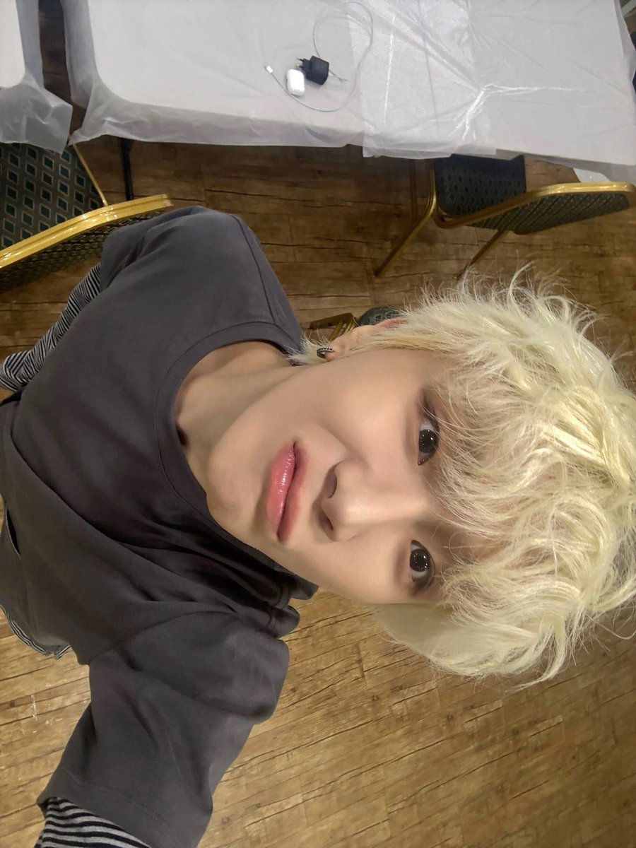 blubihannie's tweet photo. day 8 of searching for moots #mootshunt 

about me: 
🫧'04, she/her, infj
🫧leehan biased 
🫧boynextdoor = my comfy zone 
🫧i also stan other groups (carrd)  
🫧i'd be happy to have a moot with anyone !

♡ / ↻  to spread and be moots!  #onedoortwt #kpoptwt #staytwt #lunétwt https://t.co/sZ7hMYKNGB