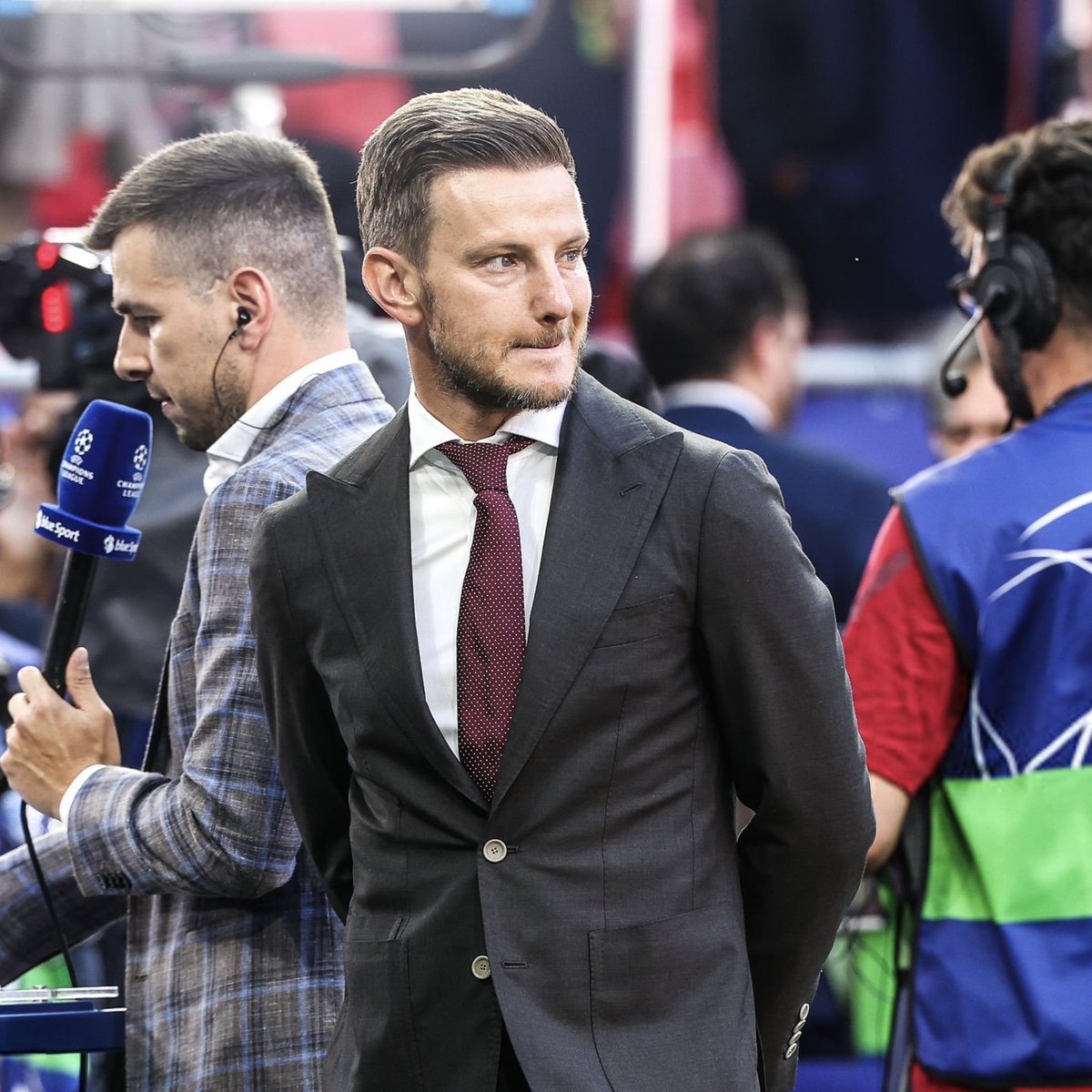 ActuFoot_'s tweet photo. 🚨 Ivan Rakitic 🇭🇷 : « LE STATUT DE LA GÉNÉRATION DE XAVI, INIESTA, PUYOL… EST INCOMPARABLE À TOUT CE QUI EXISTE AUJOURD’HUI. ❌ 

Ce sont des LÉGENDES, et des joueurs de cette équipe sont encore en activité.

PERSONNE NE POURRA ÉGALER LA GÉNÉRATION DE 2010. »

🎙️ @RadioestadioN via @Blaugranation_