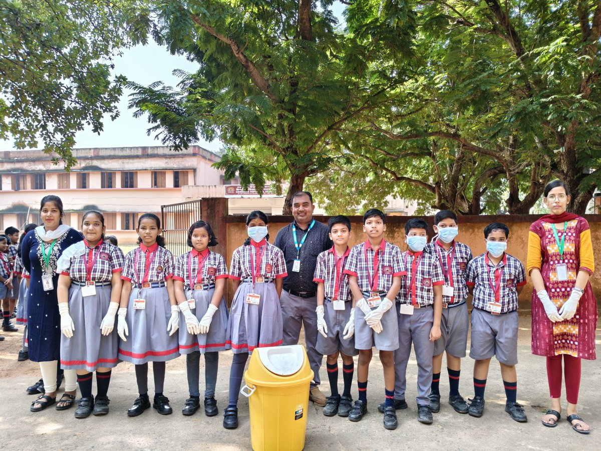 KVAthmallik's tweet photo. Special campaign 6.0 by the children &amp; staffs of Kendriya Vidyalaya Athmallik.

#swachhatapakhwada #specialcampaign https://t.co/Csly9mGpHD