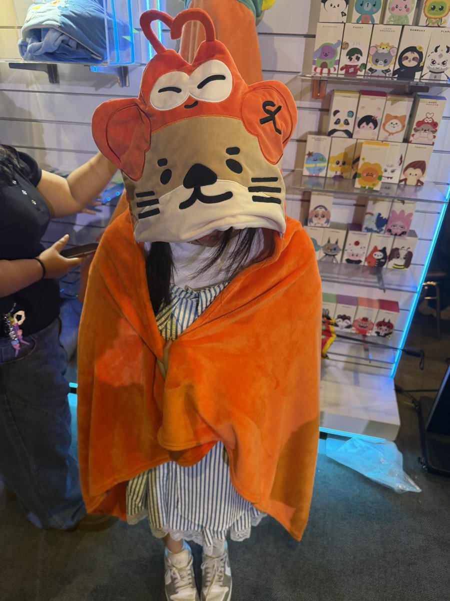 noseakeennolife's tweet photo. ผ้าห่มนุ่งส้มเหมือนจีวรพระเลย 526626272662626266262 https://t.co/DzcUTbj7j2