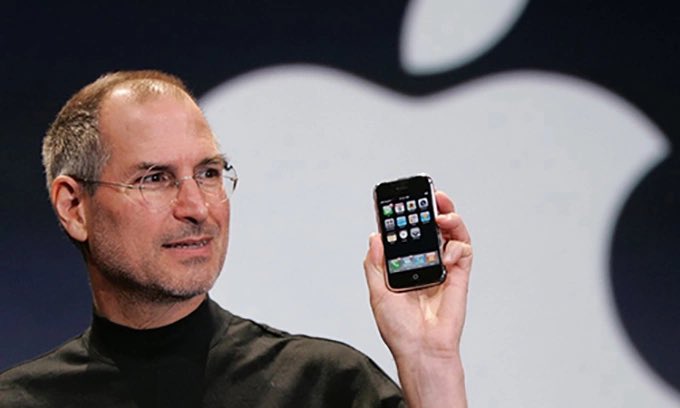 modosfilms's tweet photo. 15 years ago today, we lost Steve Jobs.

He put the camera, the editing tools and the whole studio in our pockets.

Because of that, I can make films with an iPhone, a Mac and an idea.

What’s the Apple product that made you a fan? https://t.co/qSiGghrob4