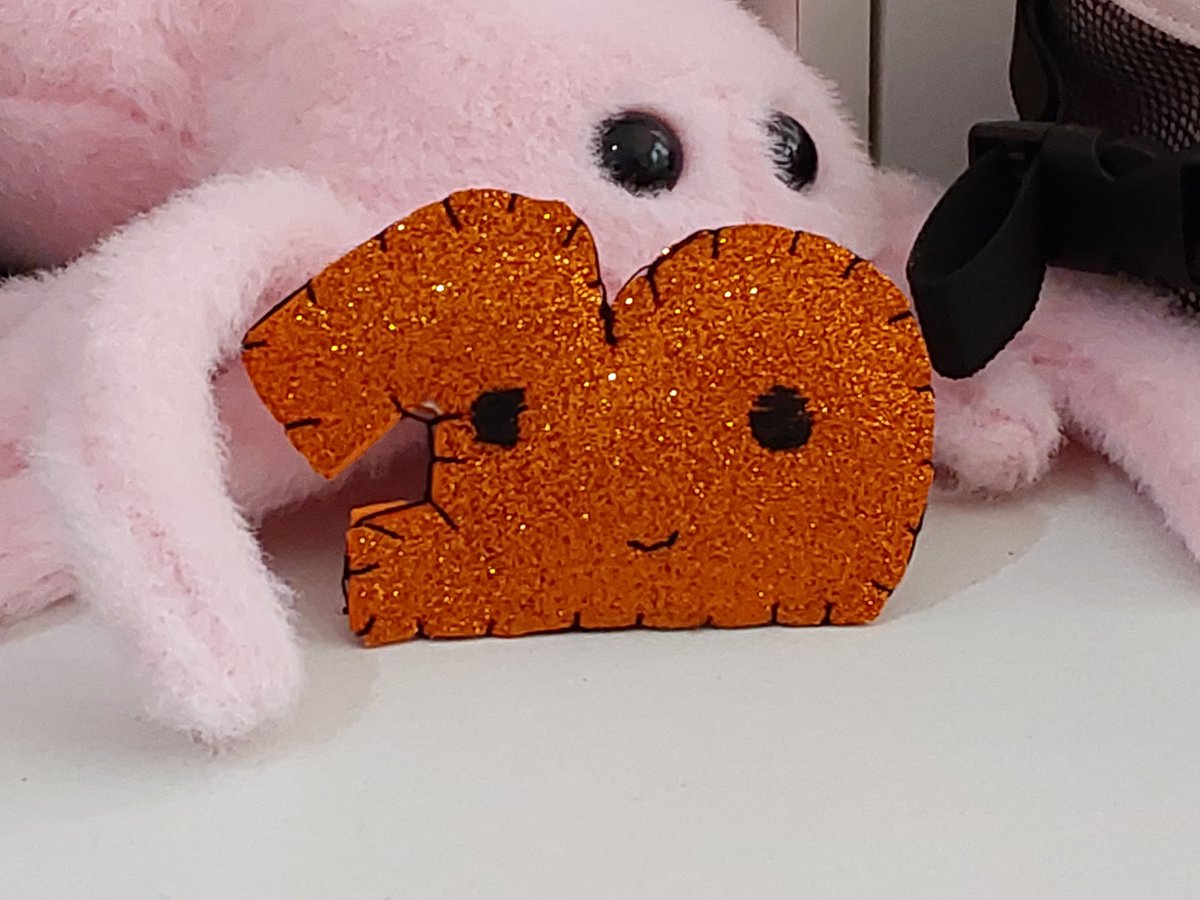 tenissu1cidal's tweet photo. seshysesh as a reward for maself bc i made thisCUTE glittery ten thingy.....
fake sfx horror makeup
~ 🧵🪡
#slittwt #shtwtt #slitwt #catscratches #babystyros #styro https://t.co/AXOQqb69Hb