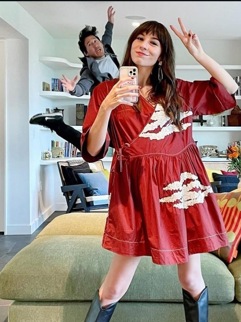 _engineerPlier_'s tweet photo. Amy looking all gorgeous and then there's Mark flying in the back 😭 https://t.co/XAqtwYRXF0
