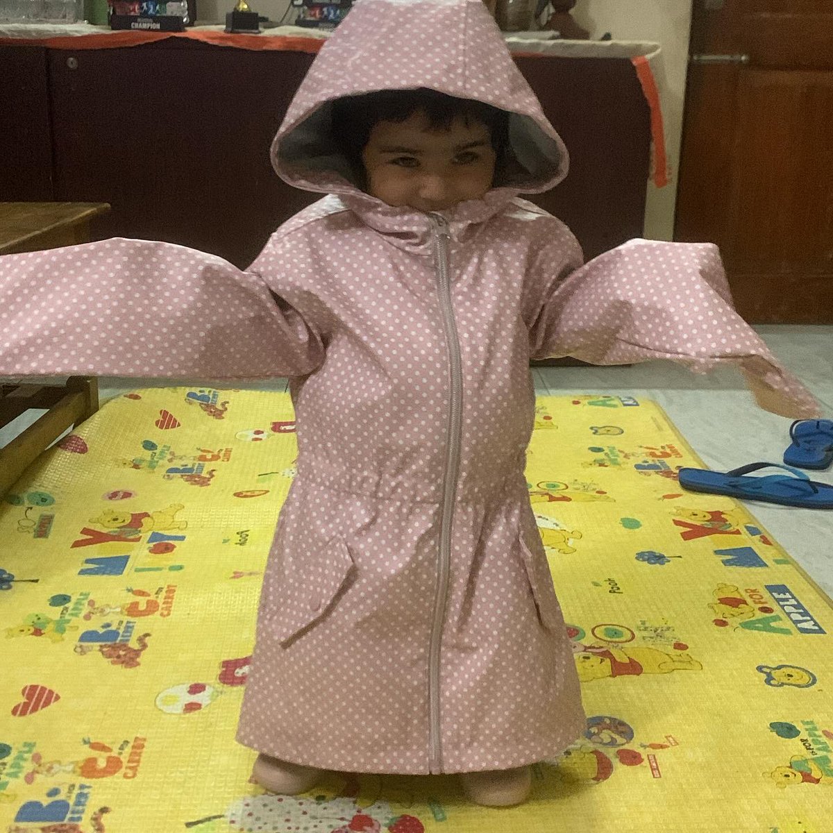 ElderGoias's tweet photo. Little Daughter https://t.co/NTz6YoG6iJ