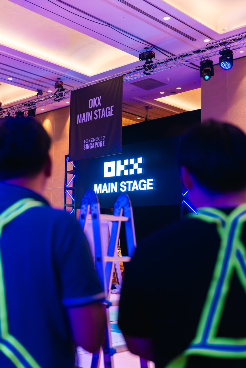 token2049's tweet photo. The build is underway. 🚧

TOKEN2049 Singapore. 7–8 October. Almost there. https://t.co/SlngIURP26