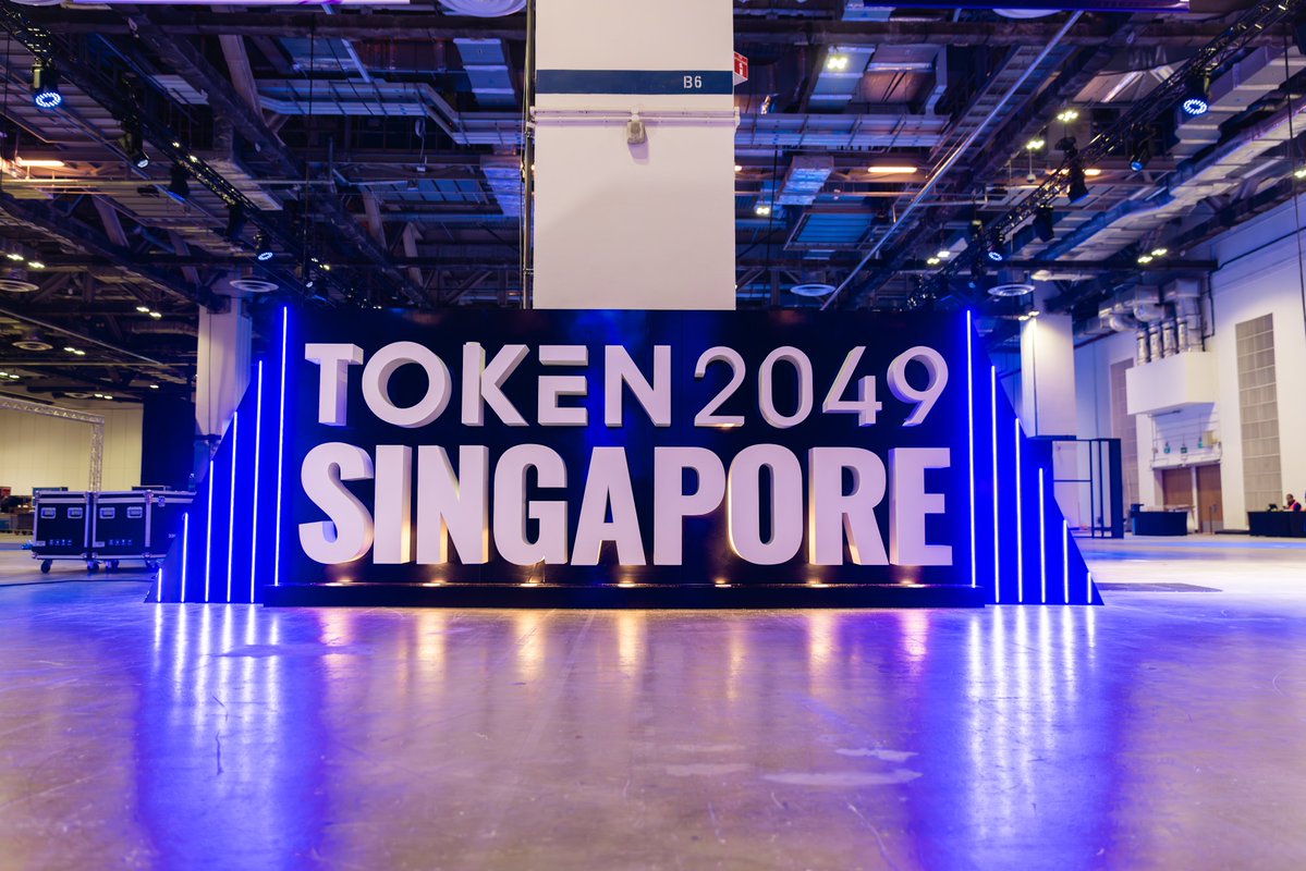 token2049's tweet photo. The build is underway. 🚧

TOKEN2049 Singapore. 7–8 October. Almost there. https://t.co/SlngIURP26