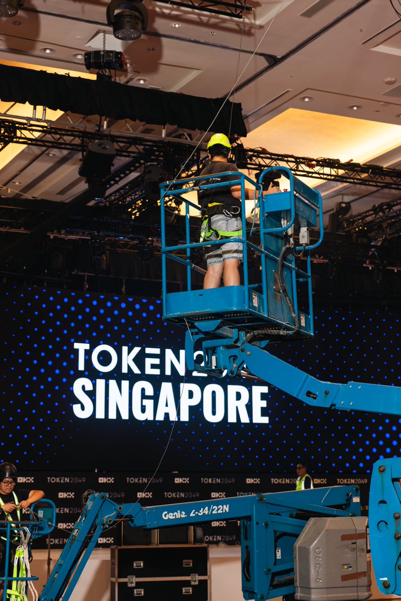 token2049's tweet photo. The build is underway. 🚧

TOKEN2049 Singapore. 7–8 October. Almost there. https://t.co/SlngIURP26