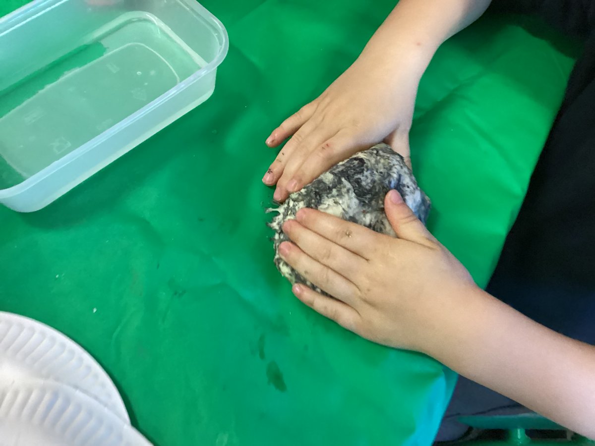 YewTreeSandwell's tweet photo. Morning nursery have been enjoying developing their fine motor skills today.  Lots of mark making, building finger strength, stretching rubber bands and squishing and squashing dough that they have made.  #LearningWithoutLimits https://t.co/byfYtKi575