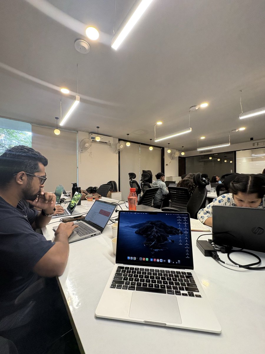 Nakullsinghh's tweet photo. back to work after a loooong weeeeknd 🙃😭 https://t.co/v8ADkJMlqM