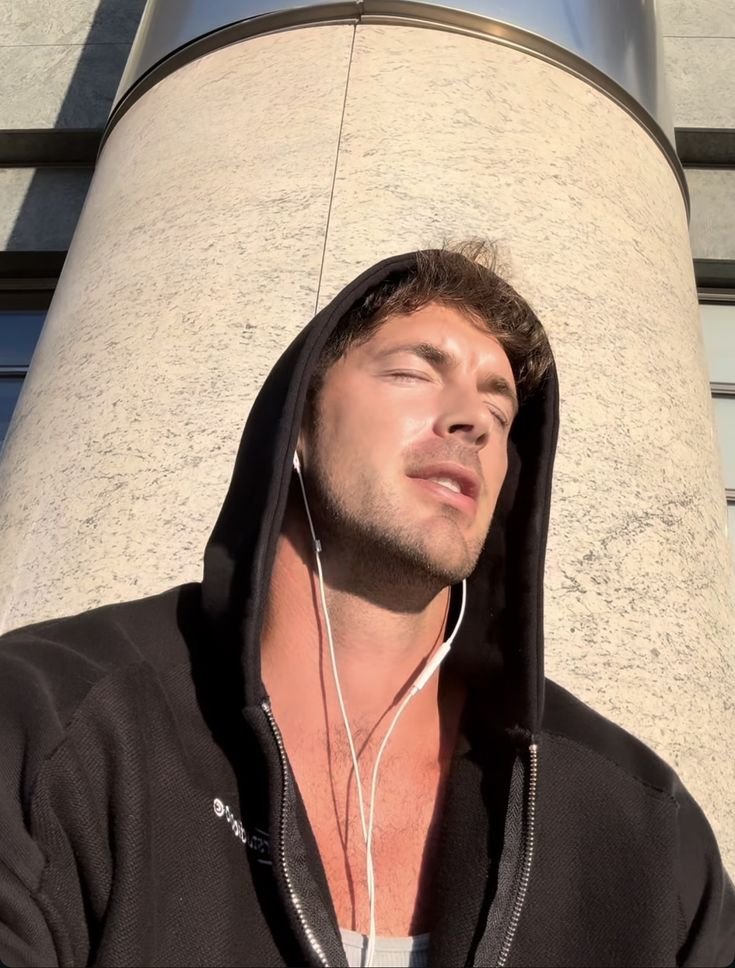 ChristianH9r's tweet photo. Sum 🌅 Set 📐 🌞🌞♥️���️ https://t.co/TZsG9ZijH2