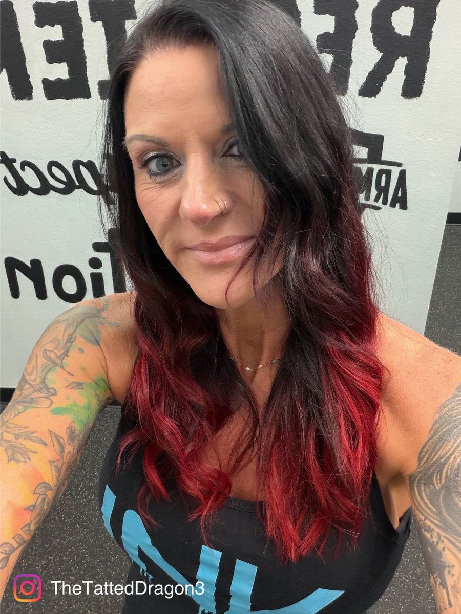 TheTattedDragon's tweet photo. Happy Monday! Let’s do this! 🥰💋 https://t.co/WQDyLxfwqn