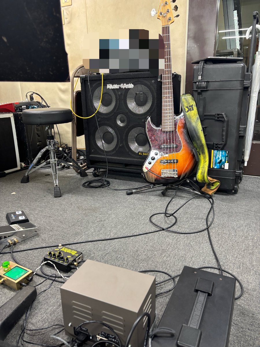 otsuki_ba's tweet photo. 昨日はザル計算で10時間以上ベースを弾いていました。
めっちゃ弾かせてもらう時間が増えてとても嬉しい限りです。どんどんピッキングについての解像度が高くなってる気がするから後は練習あるのみ https://t.co/uV6TWLkL38