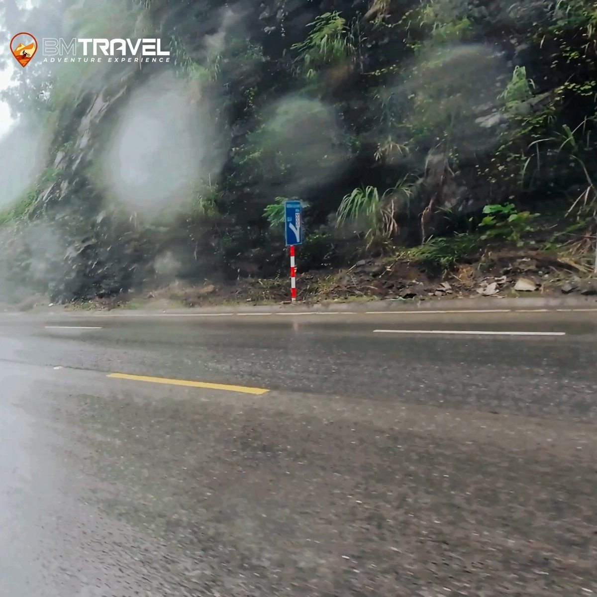 kathellyhellen's tweet photo. What I do when rain hits the mountain: the first 15 minutes are the most dangerous as oil and dust rise on wet tarmac. Smooth inputs, triple following distance, expect fog, landslides and floods. Knowing when to stop is part of the skill. https://t.co/gq5jDKgk1v
