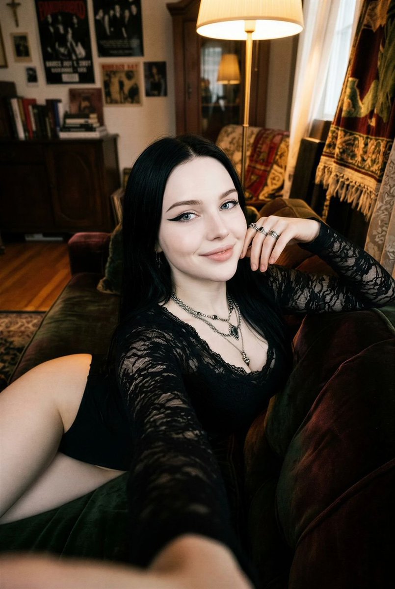 Emilie_goth's tweet photo. Bonjour, envoyez-moi un message sur Telegram à *EmillieGoth* https://t.co/YDMRINV2eo