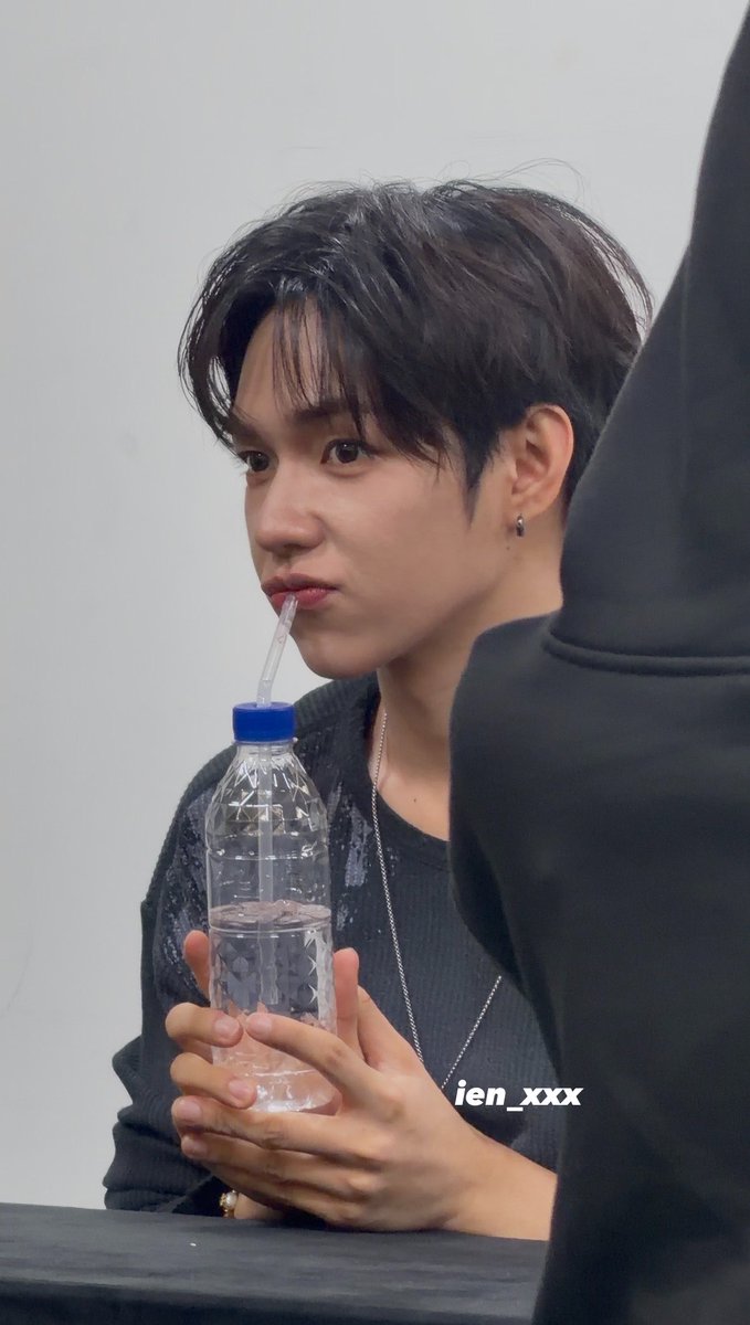 ien_xxx's tweet photo. 261004

#아홉 #AHOF 
#JL #제이엘 https://t.co/la2KcYGtol