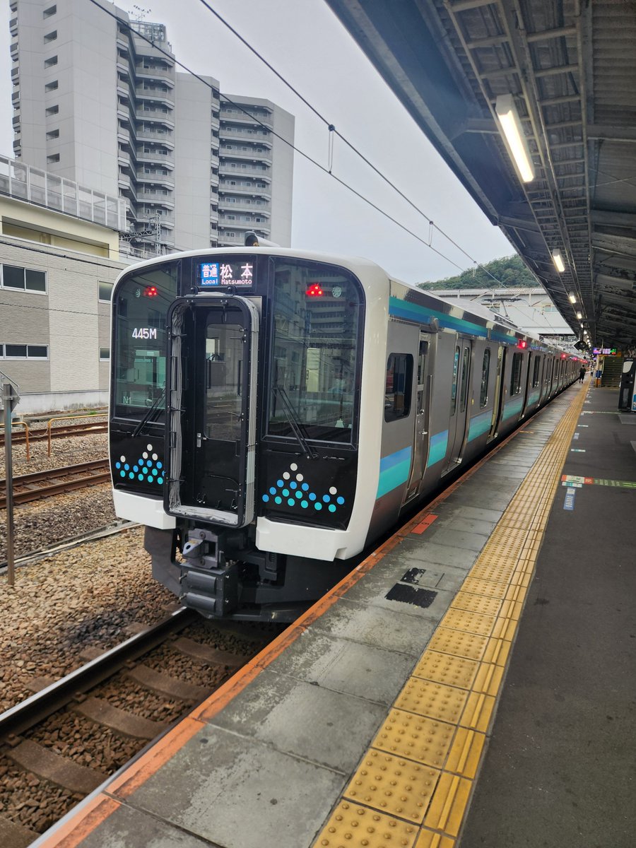saimyon189's tweet photo. E131-200初乗車
感想
とにかく静か(211と比較して
椅子は最近の車両みたくちょい固めだがそれも全く気にすることなし
トイレも洋式で広々
等々

長い時間での乗車でも苦にならないくらい快適でした https://t.co/S6ZERQVW7w