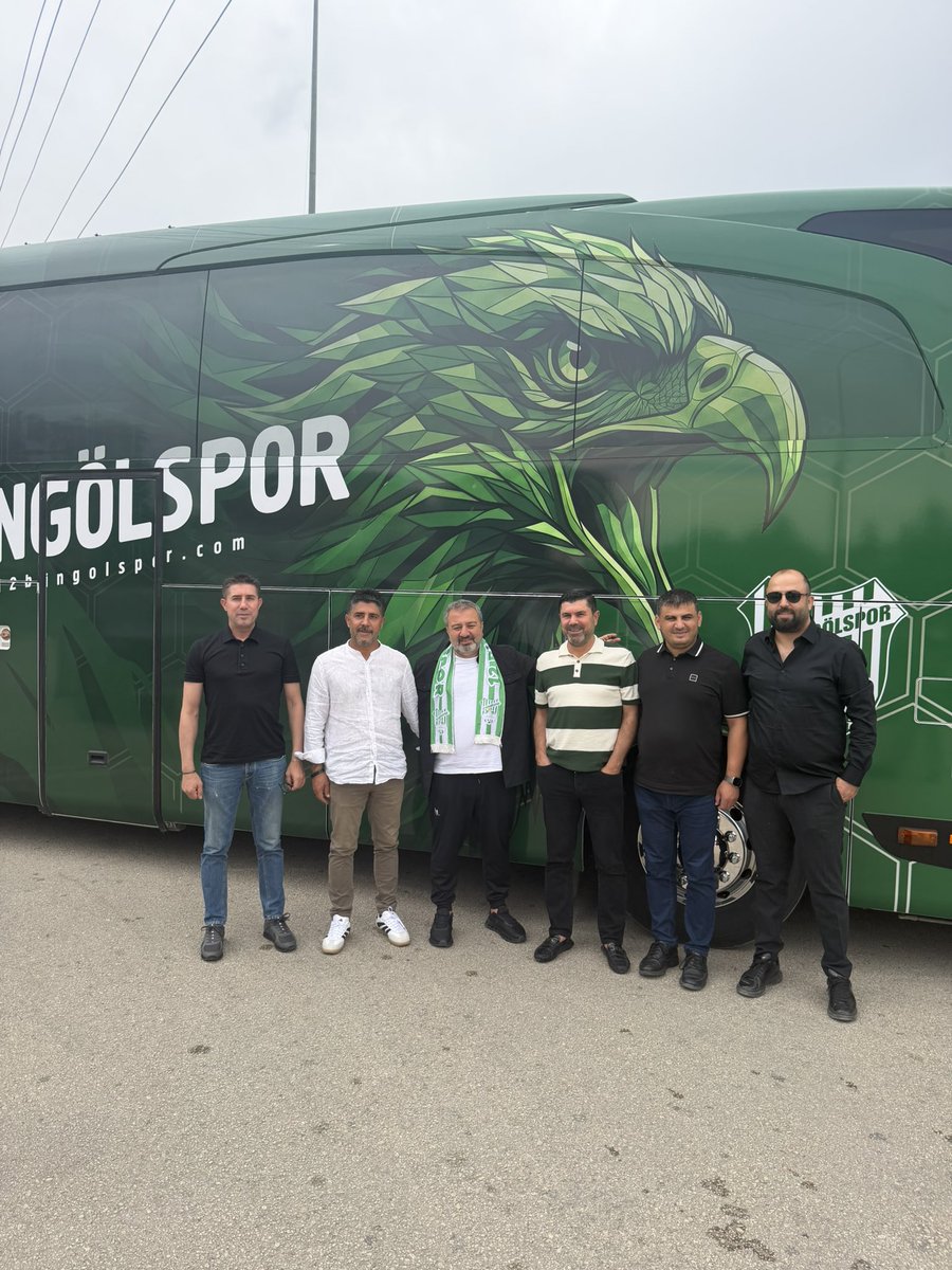MesutBaysall's tweet photo. ADANA01FK 12BİNGÖLSPOR Maçından arda kalan hatıra kareleri. Adana Spor kulübü Başkanı Sayın Menderes Kutlu ve Bingöl Spor Başkanı Menef Yiğit dostluk ve kardeşliği ön planda tutuldu. Galibiyet Adana spor, Sonuç kazanan kardeşlik oldu. https://t.co/S4AQGGn9vV