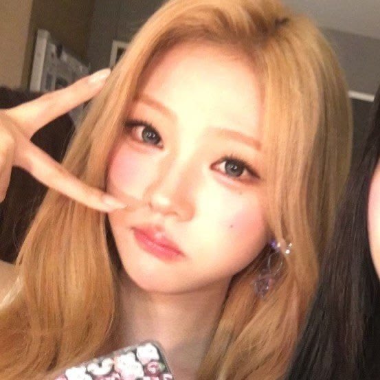solverqn's tweet photo. look at my cutie girly pop right here https://t.co/ZO1O4YU1k3