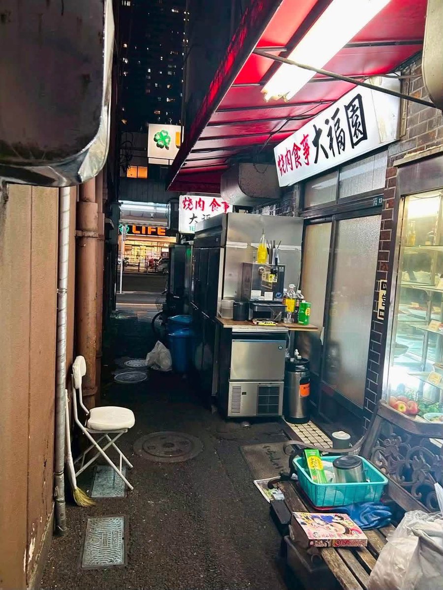 syuger0726's tweet photo. 浅草の怪しい路地裏の先で
まさか極上の焼肉屋に出会えるとは https://t.co/brSor9ve5a