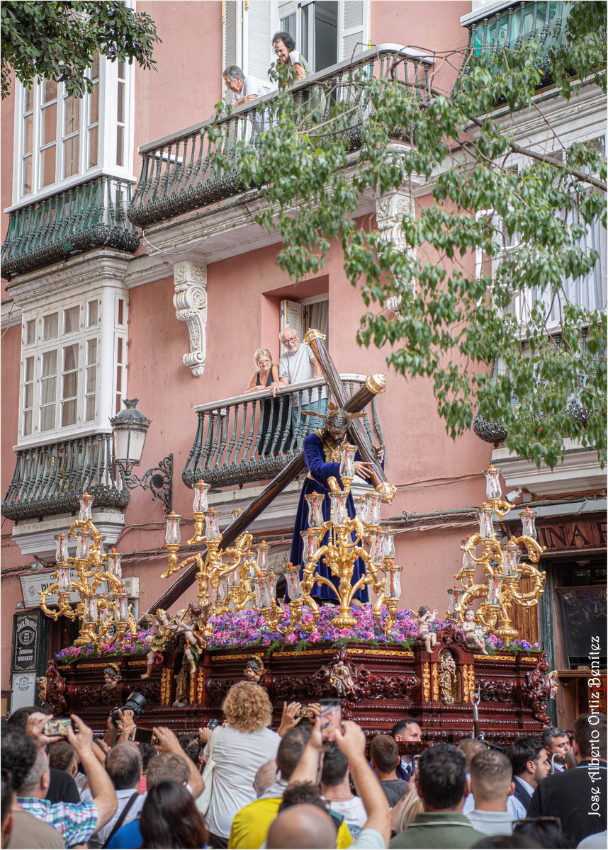 jaob_80's tweet photo. Procesión de ida de Nuestro Padre Jesús Nazareno del Amor, a la S.A.I.Catedral con motivo del LXXV aniversario fundacional de la Hermandad.
Nazareno del Amor 1951-2026 Amor de Cádiz 
Hermandad del NAZARENO DEL AMOR
Cádiz,25 Septiembre 2026.
#AlAmorporlaEsperanza 
@HdadAmorCadiz https://t.co/ylsvxG8thW