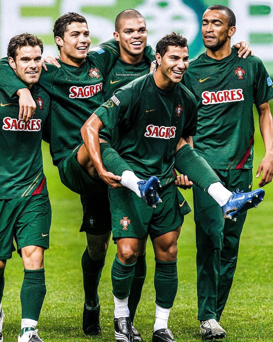 TheUtdLeo's tweet photo. Sometimes I just wish they are still Ronaldo's teammates 🤧 https://t.co/ilHGMT2FPr