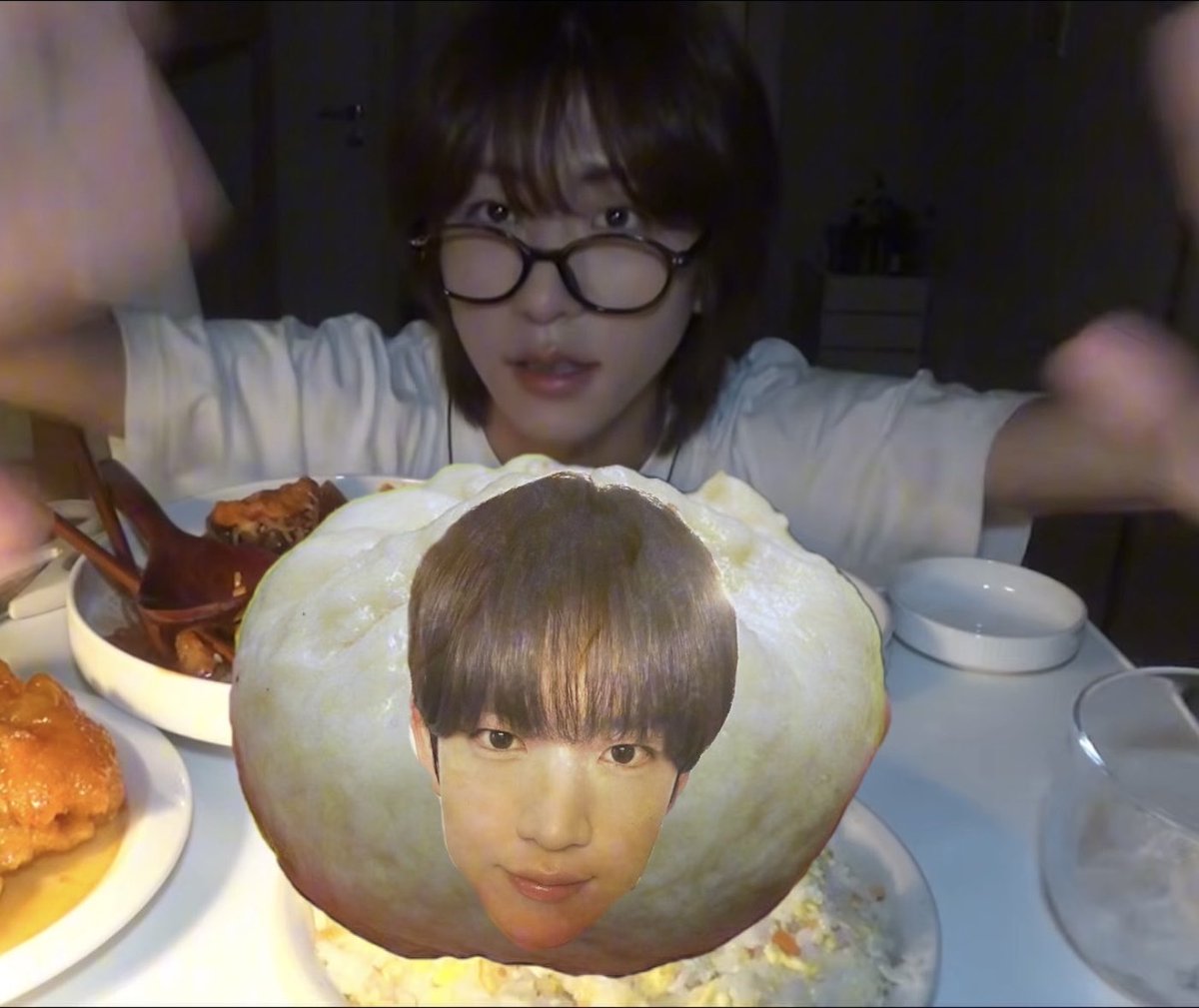 ganghzz's tweet photo. 안녕하세요뜬개에요 
오늘의먹방은만민두재
맛있게먹겠습니다~ https://t.co/HteCRSsrVp