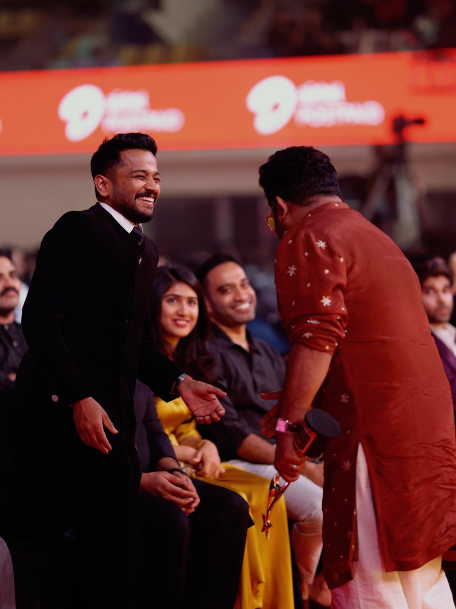 siima's tweet photo. A lovely moment of cinema and camaraderie as Thudarum director Tharun Moorthy shares candid moments with Nivin Pauly, Basil Joseph, Vijay Yesudas and Arjun Das. A beautiful coming together of talent, friendship and cinema.

@talk2tharun @NivinOfficial @basiljoseph25 @IAMVIJAYYESUDAS @iam_arjundas

#NEXASIIMA2026 #SIIMA2026 #MalayalamCinema #SouthCinema