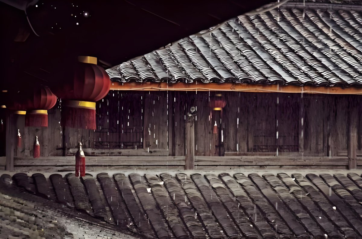 MaverickVofywe's tweet photo. In the ancient city lane, the dusk falls on the workshop, and a small dragonfly rests on the windowsill, with its shadow gently touching the eaves. https://t.co/UG4vCwT1mI